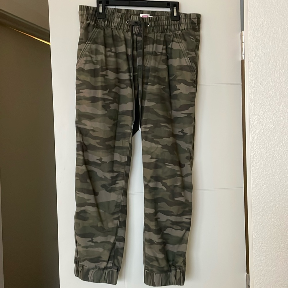 Women’s Levi’s Camo Joggers